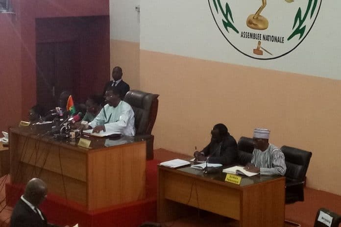 État-d-urgence-au-Burkina-l-Assemblée-nationale-se-réunit-en-session-spéciale