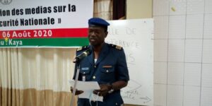 le colonel-major (CLM), Théodore Naba Palé. Son exposé s’est étalé sur la présentation de la PSN.  A l’écouter, la PSN est définit comme étant la formalisation de la conception qu’un Etat se fait sur les grandes orientations de sa sécurité nationale. 