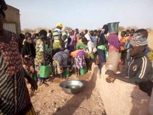 Loroum - à -l’école- primaire –de- Watinoma-il -n’y -a -pas -d’eau- pour -les -élèves